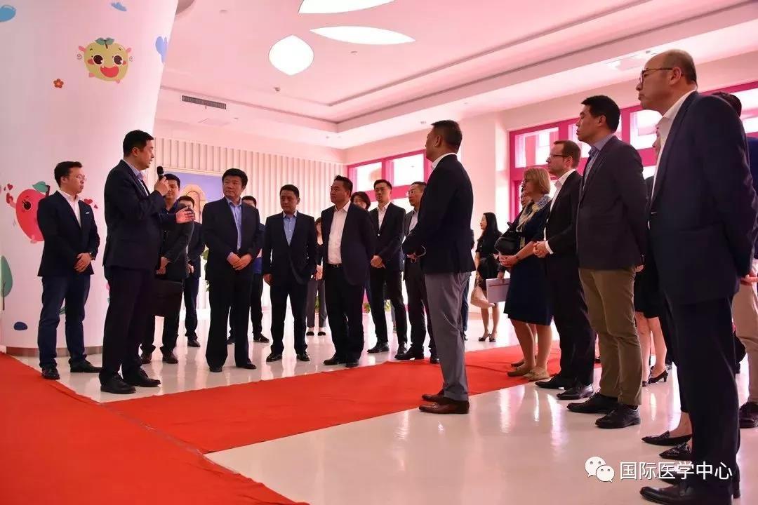 西門子醫(yī)療系統(tǒng)有限公司大中華區(qū)總裁王皓一行來國(guó)際醫(yī)學(xué)考察交流