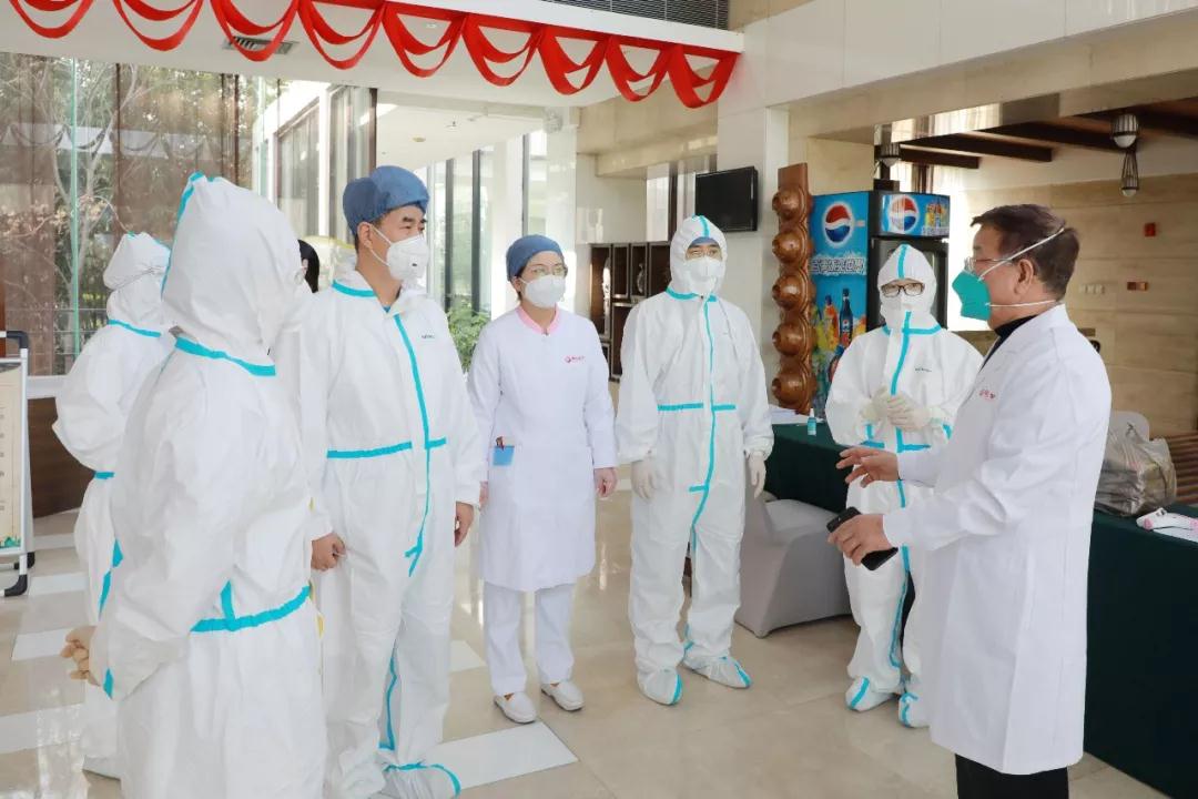 到留觀點(diǎn)去！8名醫(yī)護(hù)人員主動(dòng)請纓到防疫一線