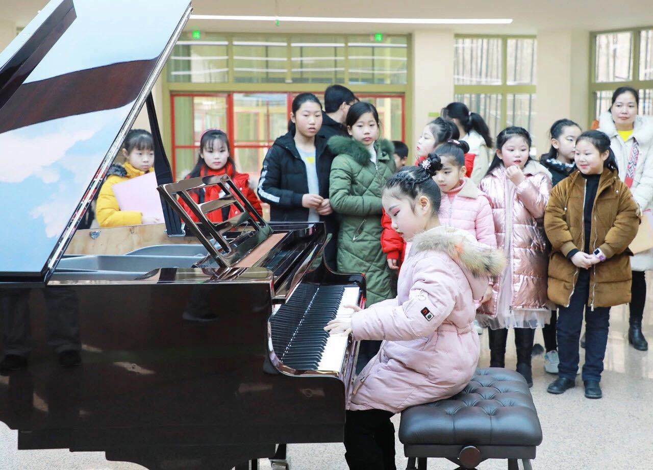 暖心！“小演奏家”走進(jìn)西安國際醫(yī)學(xué)中心醫(yī)院——“寒假健康教育公益行”研學(xué)活動(dòng)之二