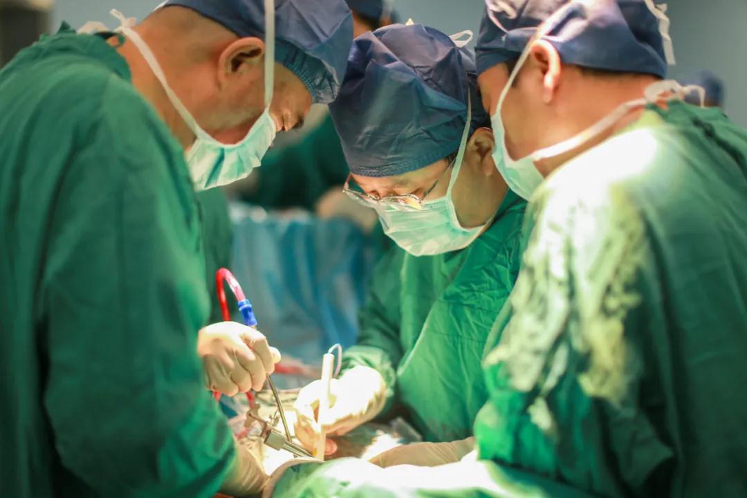 世界首例！我院骨科完成高難度、高科技3D打印可動人工頸椎-椎間盤復(fù)合體植入術(shù)