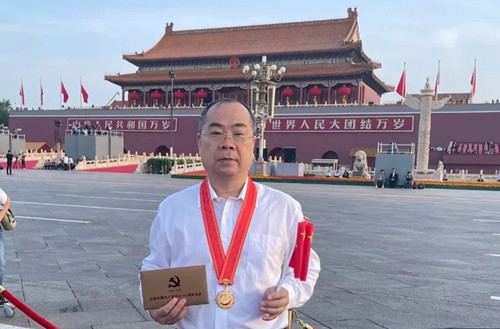 “抗疫先進(jìn)”吳昌歸教授進(jìn)京參會：總書記的話激勵(lì)我繼續(xù)在臨床一線為黨工作