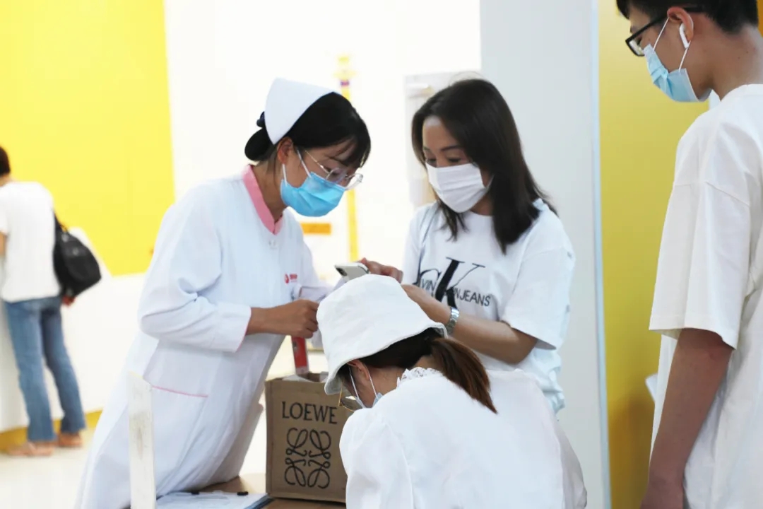 免掛號費(fèi)、診查費(fèi)，送健康卡……他們紛紛為這項(xiàng)暖心服務(wù)點(diǎn)贊！