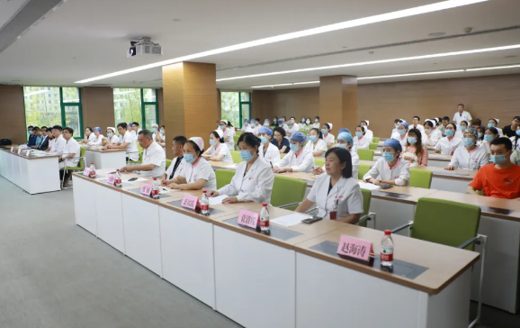 安全用械 守護(hù)健康——我院舉辦首屆“急救、生命支持類設(shè)備安全使用月”活動(dòng)