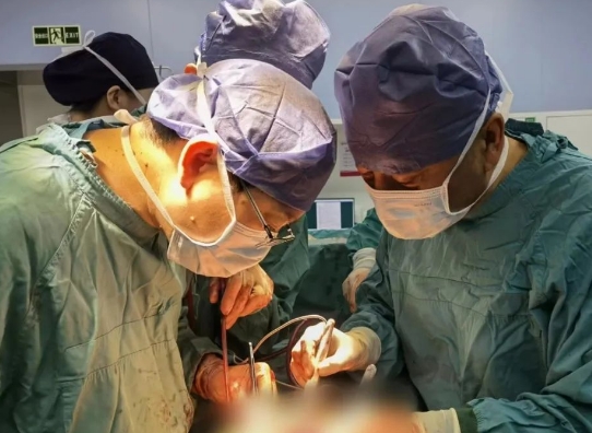 有實力有擔當！他完成了這臺“無人敢接”的高難度手術