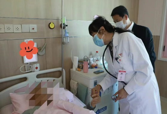 阿拉善盟?西安，7次跨省求醫(yī)：一位82歲老人的“信任投票”